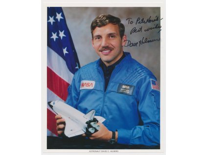 Hilmers David (1950), americký astronaut, portrétové foto s podpisem