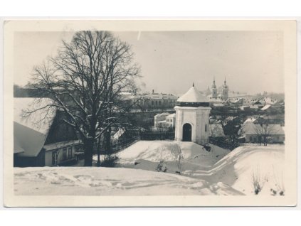 70 - Orlickoústecko, Žamberk, partie u kapličky s pohledem na město, cca 1947