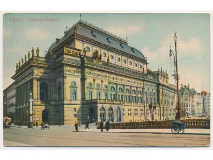 49 - Praha, oživená partie před Národním divadlem, cca 1909
