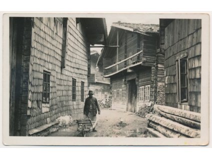 48 - Prachaticko, Volary, oživená partie mezi domy, cca 1948