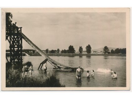 11 - Českolopsko, Stráž pod Ralskem, oživené rekreační středisko, cca 1953
