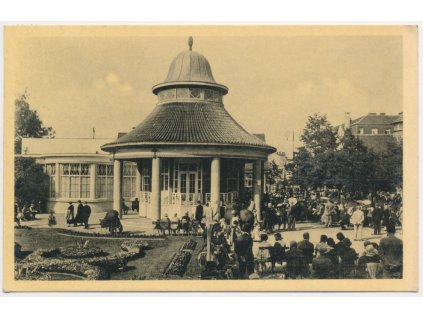 40 - Nymbursko, Poděbrady, oživená partie z lázeňského parku, cca 1950