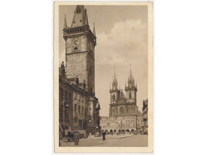 49 - Praha, oživené Staroměstské náměstí, cca 1939