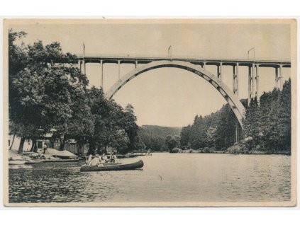 64 - Táborsko, Lázně Bechyně, most, oživená partie na řece, cca 1934