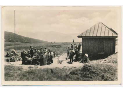 66 - Trutnovsko, Krkonoše, oživená partie u pramene Labe, cca 1952