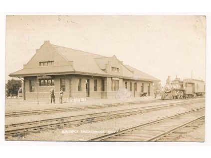 USA, Breckenridge, oživené nádraží, lokomotiva..., cca 1910