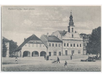 57 - Rychnov nad Kněžnou, oživené Staré náměstí, cca 1920