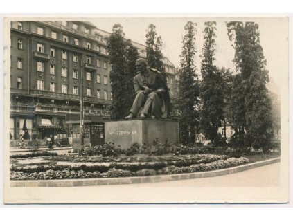 Slovensko, Bratislava, Hviezdoslavov pomník, cca 1948