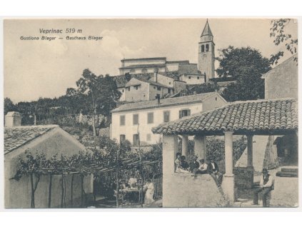 Chorvatsko, Veprinac, Gasthaus Blagar, oživená partie u hostince, cca 1912