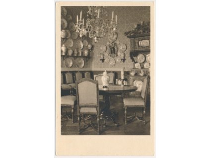 36 - Mladoboleslavsko, Mnichovo Hradiště, interiér zámku, sbírka porcelánu, cca 1935
