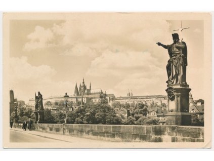 49 - Praha, pohled na Hradčany, cca 1949