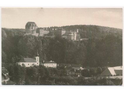 74 - Znojemsko, Vranov nad Dyjí, Zámek a okolí, cca 1950