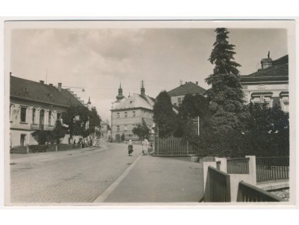57 - Rychnovsko, Vamberk, oživená ulice, cca 1934