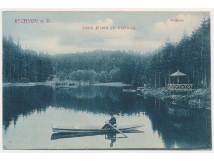 57 - Rychnov nad Kněžnou, oživená partie na jezeře ve Včelném, cca 1910