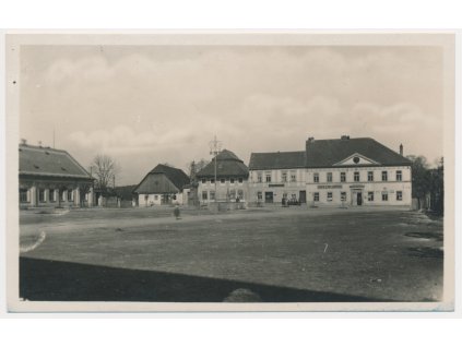 57 - Rychnovsko, Borohrádek, partie z náměstí, cca 1935