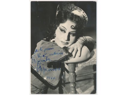 Štěpánová Štěpánka (1906-1992), operní pěvkyně, pohlednice s vl. podpisem