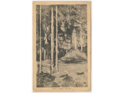 03 - Blansko, Macocha, partie z jeskyň, cca 1923