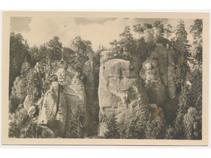 22 - Jičínsko, Prachovské skály, partie ze Skalního města, cca 1949