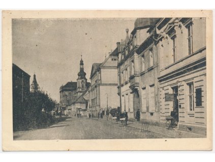 06 - Bruntálsko, Krnov, oživená Krnovská ulice, cca 1948