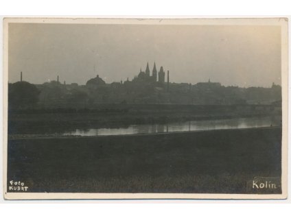29 - Kolín, město za soumraku, foto Kubrt, cca 1934