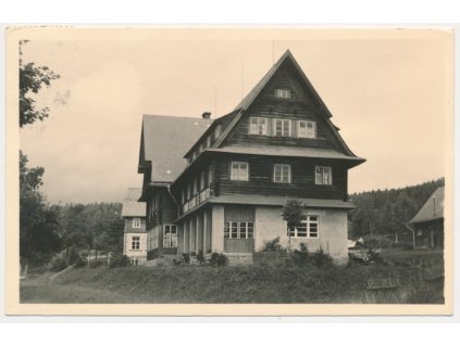 48 - Prachaticko, Šumava, chata KČST v lenoře, cca 1946