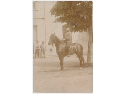 Vojenská, Voják na koni, cca 1911