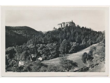 05 - Brno-venkov, pohled na hrad Pernštejn a okolí, cca 1940