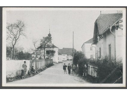 10 - Chrudimsko, Studnice v Čechách, lidé před domy na ulici, cca 1920