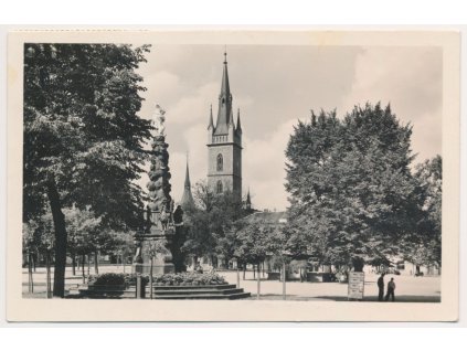 31 - Kutnohorsko, Čáslav, oživené náměstí, cca 1946