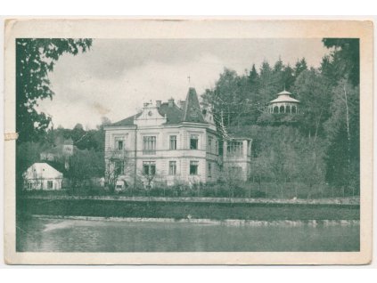 17 - Havlíčkův Brod (Německý Brod), partie s vilou u řeky, cca 1943