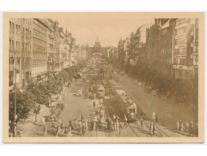 49 - Praha, oživené Václavské náměstí, cca 1952