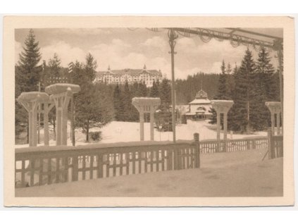 Slovensko, Tatranská Lomnica, v pozadí Grandhotel "Praha", cca 1935