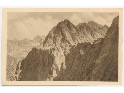 Slovensko, Vysoké Tatry, Janek a Gerlach ze sedla Váhy, cca 1922