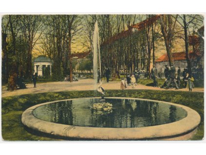 46 - Písek, oživené Palackého sady, cca 1910