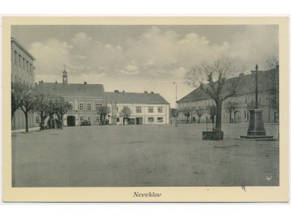 01 - Benešovsko, Neveklov, partie z náměstí, cca 1938