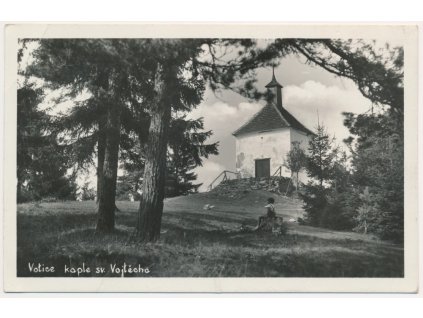 01 - Benešovsko, Votice, Kaple sv. Vojtěcha, oživená partie, cca 1935