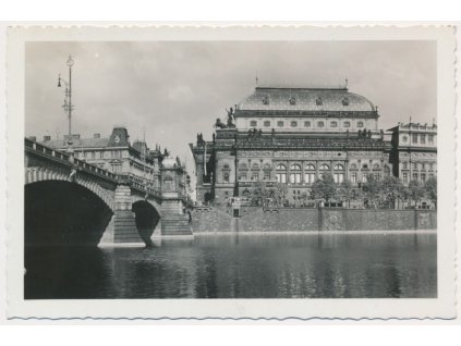 49 - Praha, Národní divadlo, cca 1940