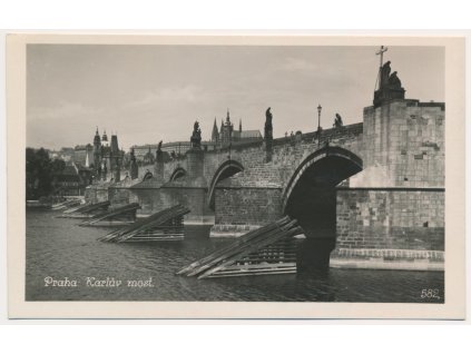 49 - Praha, pohled na Karlův most, cca 1928