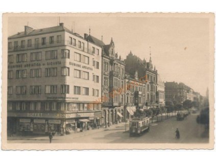 47 - Plzeň, oživená Klatovská třída(tramvaj, dům Riunione Adriatica..)
