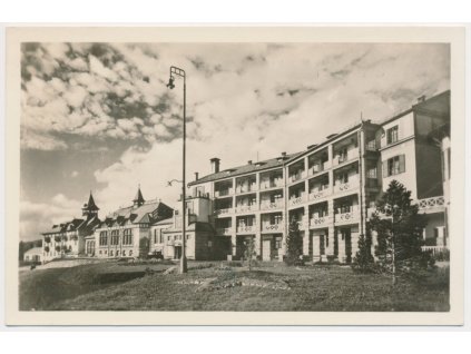 Slovensko, Vysoké Tatry, Štrbské Pleso, Hotel Kriváň a Hviezdoslav, cca 1940