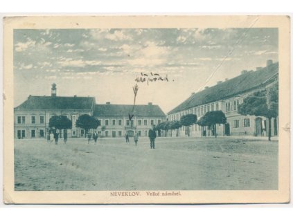 01 - Benešovsko, Neveklov, oživené Velké náměstí, cca 1925