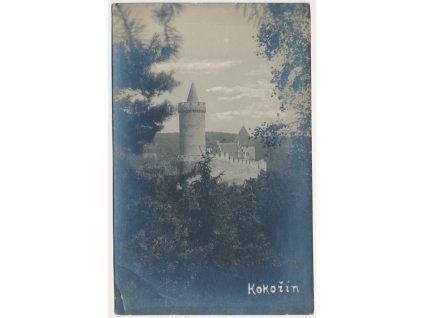 35 - Mělnicko, Kokořín, pohled na hrad, cca 1922