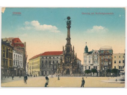 41 - Olomouc, oživené náměstí, Sloup Nejsvětější Trojice, cca 1916