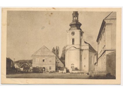 34 - Lounsko, Velká Černoc, partie z náměstí s kostelem, cca 1948