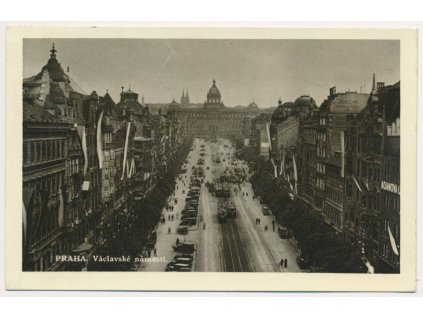 49 - Praha, oživené Václavské náměstí, cca 1931
