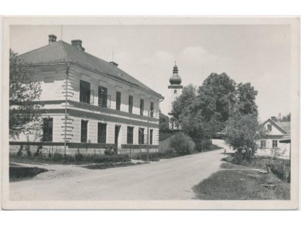 71 - Vsetínsko, Lidečko, část obce, škola, kostel, Grafo Čuda, ca 1935