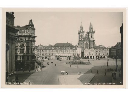 49 - Praha, pohled na oživené Staroměstské náměstí, cca 1943