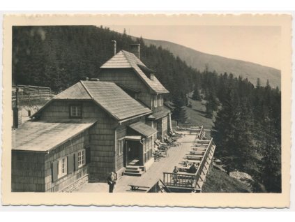 16 - Frýdeckomístecko, Ostravská chata, nyní již zaniklá (vyhořela r. 1968), cca 1938