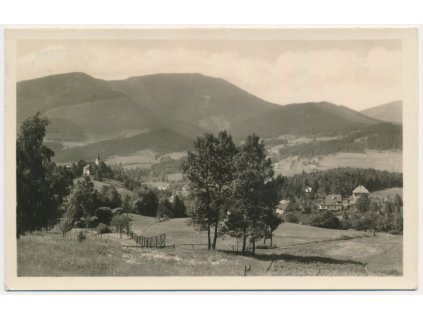 16 - Frýdeckomístecko, Ostravice, pohled na obec, v pozadí Smrk, cca 1956