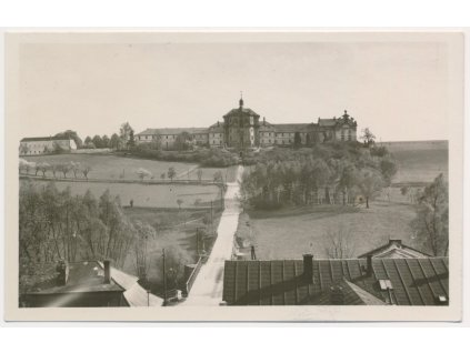 66 - Trutnovsko, Kuks, celkový pohled na hospital, cca 1940